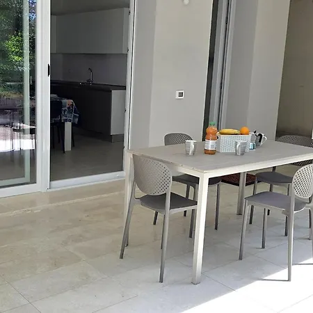 Seaside In For 6 Apartmán
